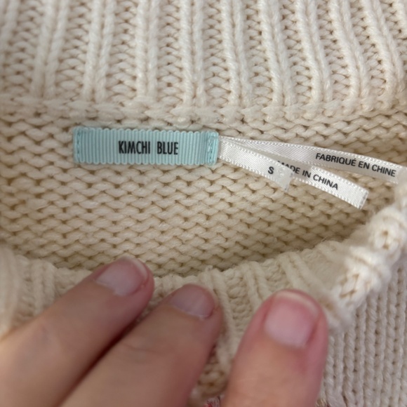 Kimchi Blue Chunky Flower Sweater • Urban Outfitters • Size Small - Picture 3 of 4